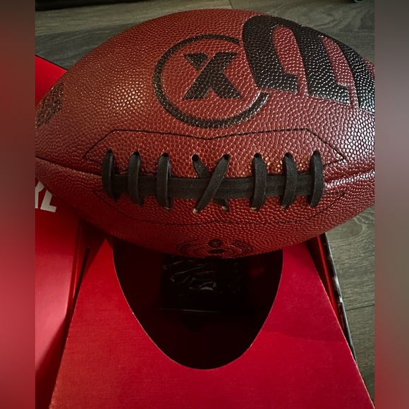 Official NFL Bluetooth Football - Picture 1 of 10
